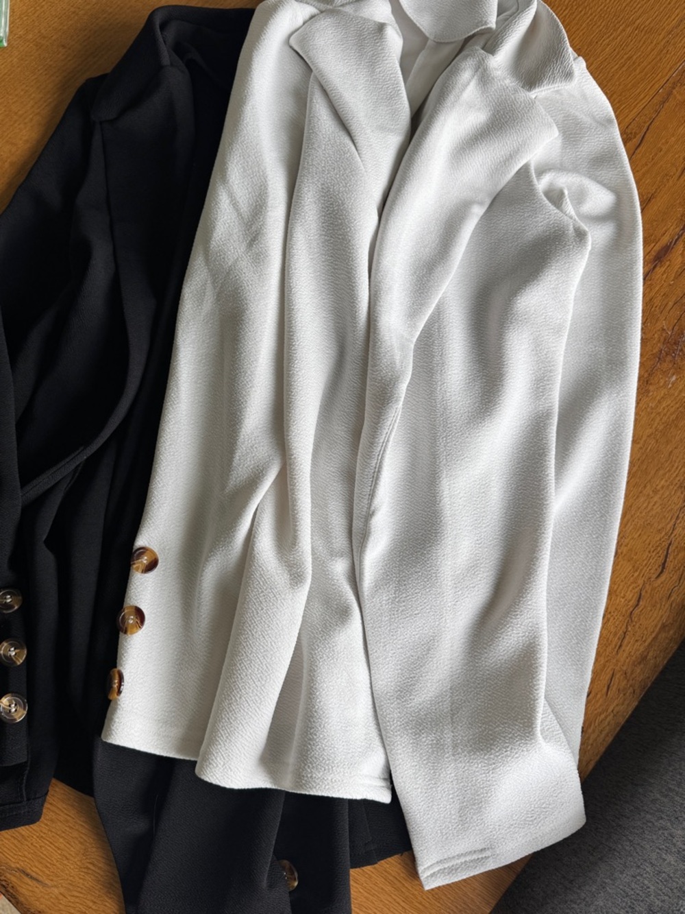 2 casual blazers: black & white